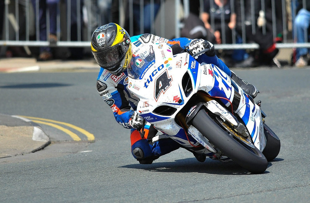 motorbike-438464_1280.jpg